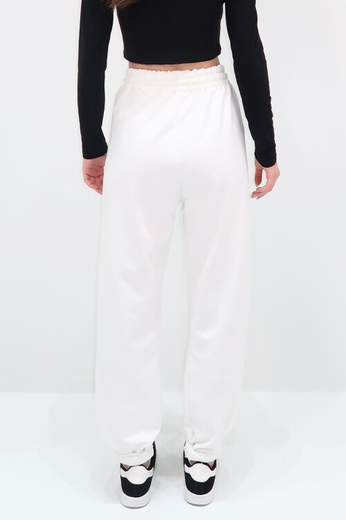 Beyaz Beli Ve Paçası Lastikli Basic Eşofman Altı