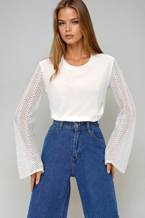 Beyaz Dantel Kol Yanı Büzgülü Örme Bluz