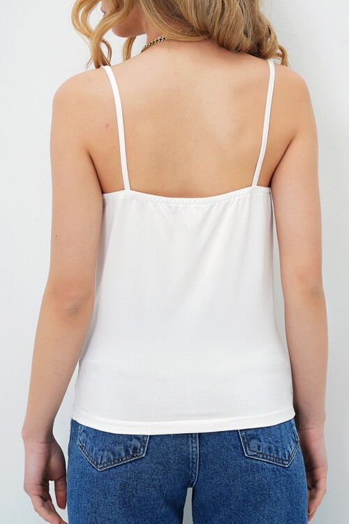 Beyaz Degaje Yaka İp Askılı Sandy Kumaş Bluz