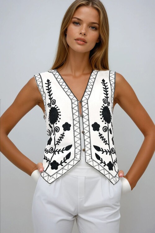 Beyaz Düğme Detaylı Nakış İşlemeli Keten Yelek