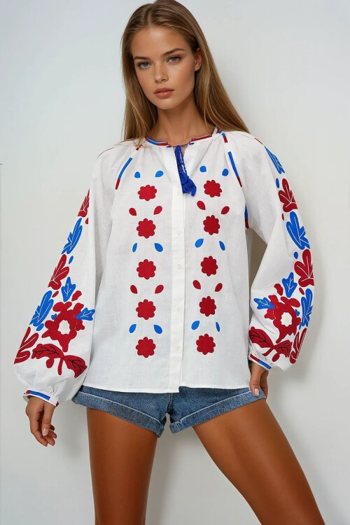 Beyaz Hakim Yaka Balon Kol Nakışlı Dokuma Gömlek