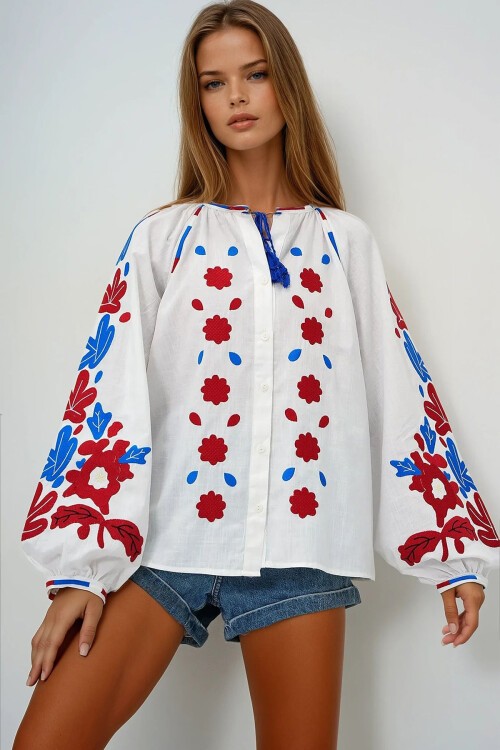 Beyaz Hakim Yaka Balon Kol Nakışlı Dokuma Gömlek