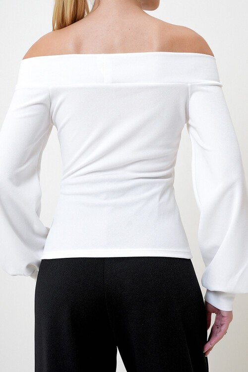 Beyaz Madonna Yaka Cut Out Detaylı Örme Bluz