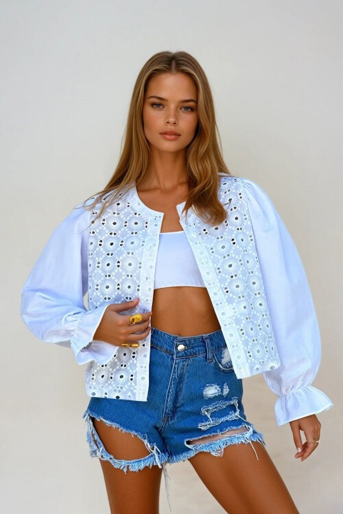 Beyaz Prenses Kol Kolları Volanlı Güpür Dokuma Gömlek