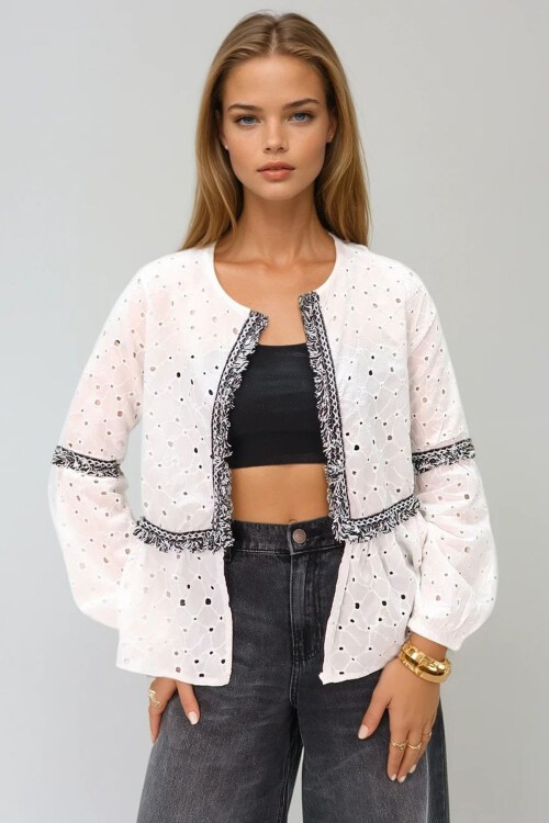 Beyaz Şerit Detaylı Fisto Dokuma Ceket