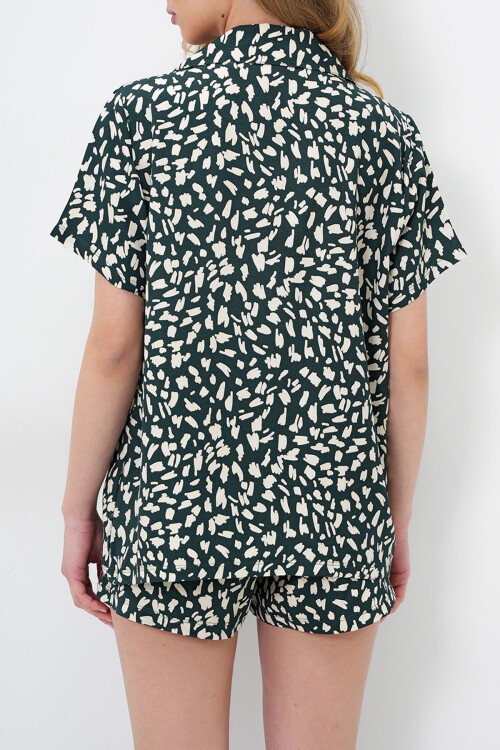 Ceviz Yeşili Geometrik Desenli Önü Düğmeli Dokuma Gömlek Ve Şort Pijama Takım