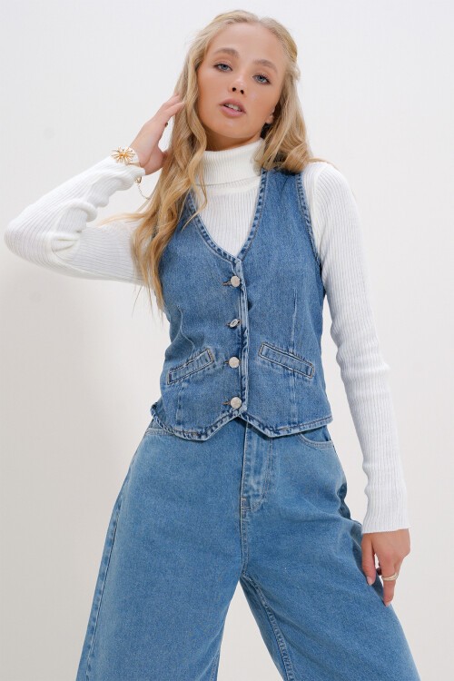 Mavi Düğmeli Jean Yelek