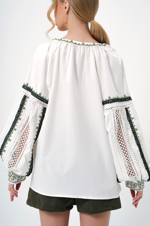 Ekru Balon Kol Nakışlı Ham Keten Bluz