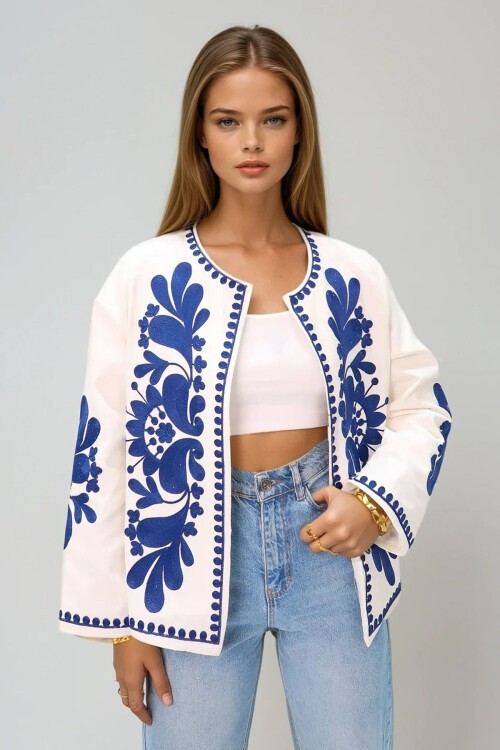 Ekru Nakış İşlemeli İçi Astarlı Ceket