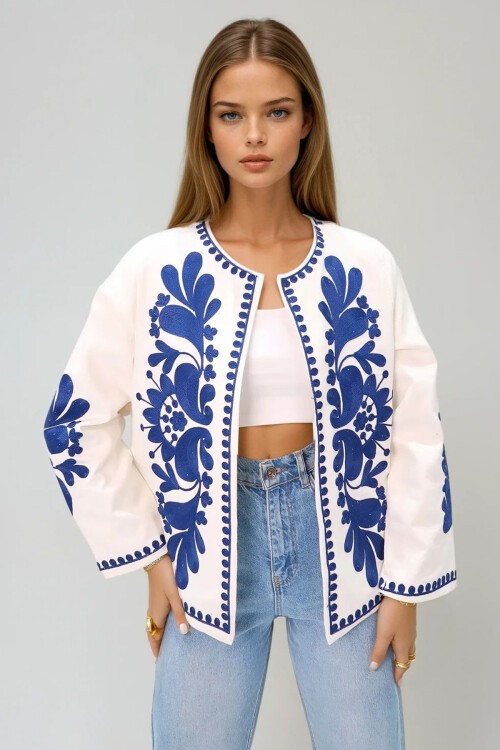 Ekru Nakış İşlemeli İçi Astarlı Ceket
