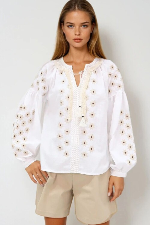 Ekru Püskül Detaylı Nakış İşlemeli Pamuk Bluz