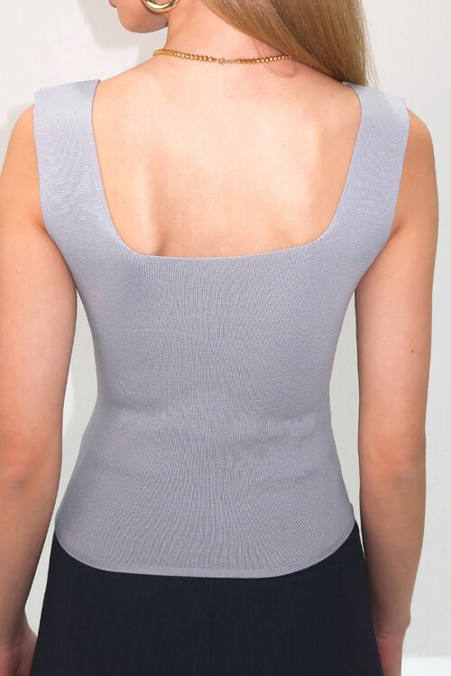 Gri Kare Yaka İnce Merserize Bluz