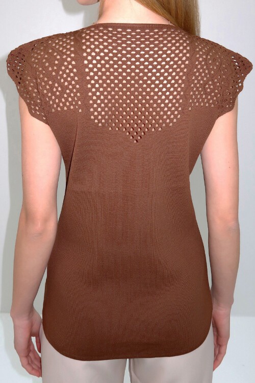 Kahverengi V Yaka Delik Ajurlu Mevsimlik Triko Bluz