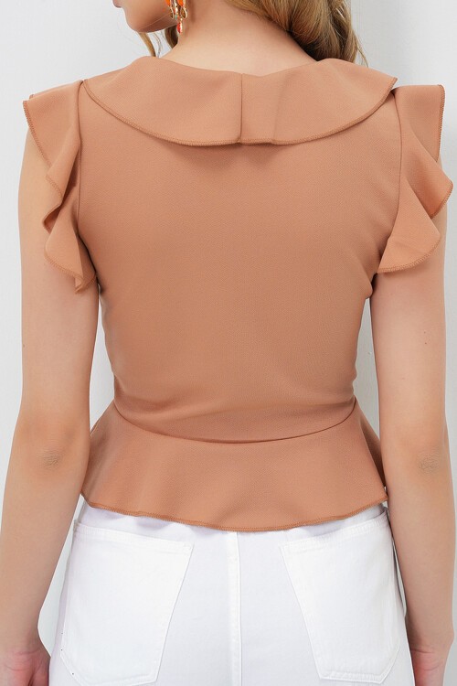 Karamel Yakası Fırfırlı Bel Kısmı Volanlı Örme Crep V Yaka Yazlık Bluz