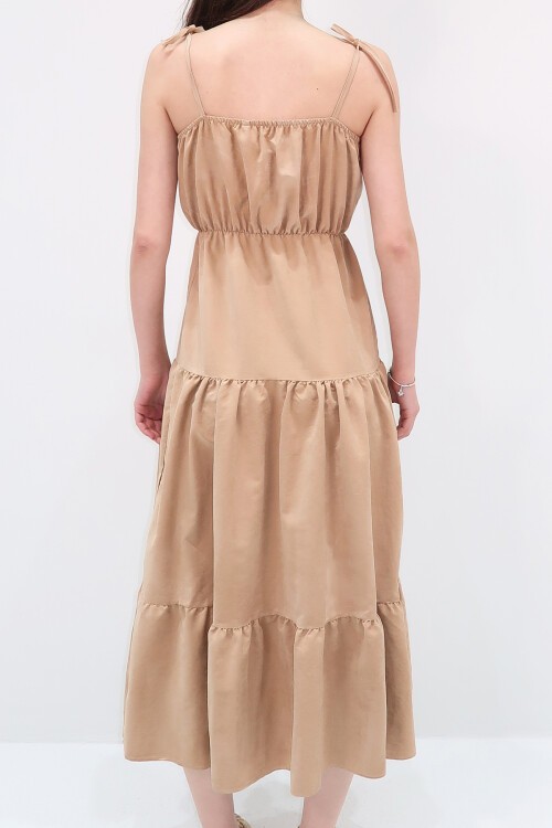 Koyu Bej Kat Kat Volanlı Askılı Boncuk Aksesuarlı Midiboy Elbise