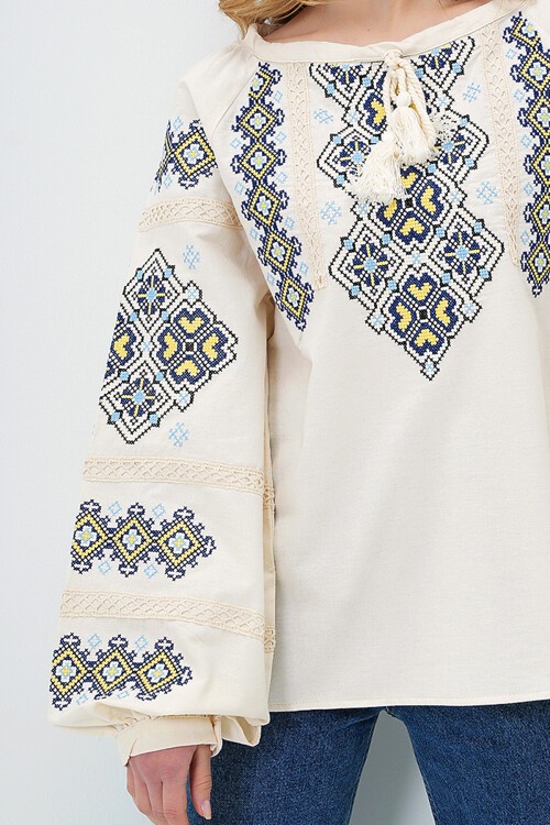 Krem Yakası Bağcıklı Balon Kol Nakış İşlemeli Keten Bluz