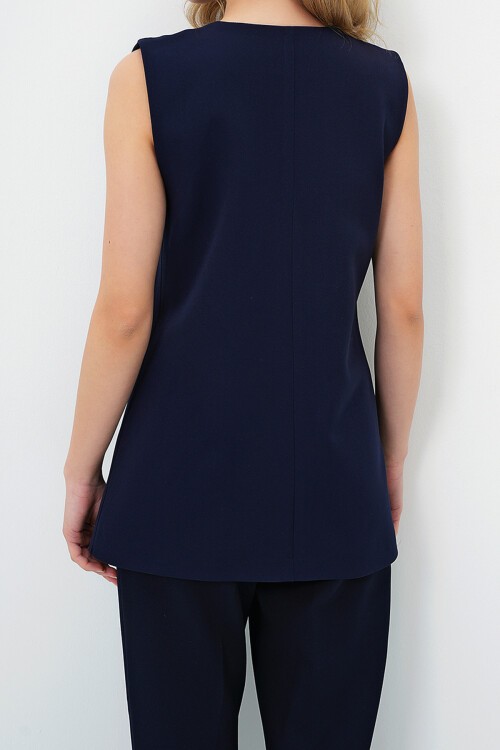 Lacivert Metal Aksesuarlı Asimetrik Kesim Yelek