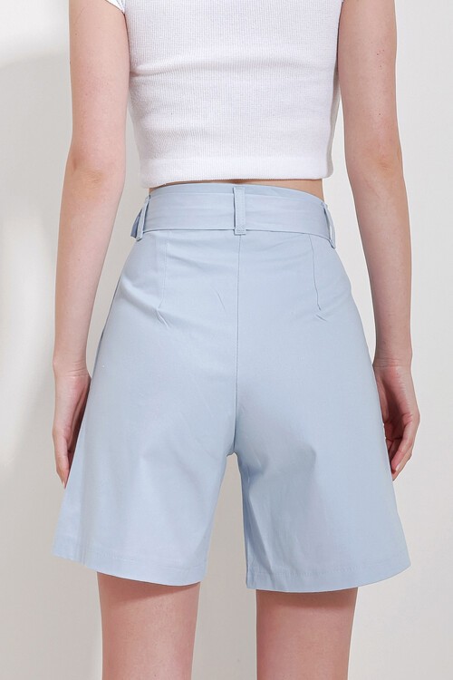 Mavi Çift Cepli Beli Kemerli Gabardin Şort