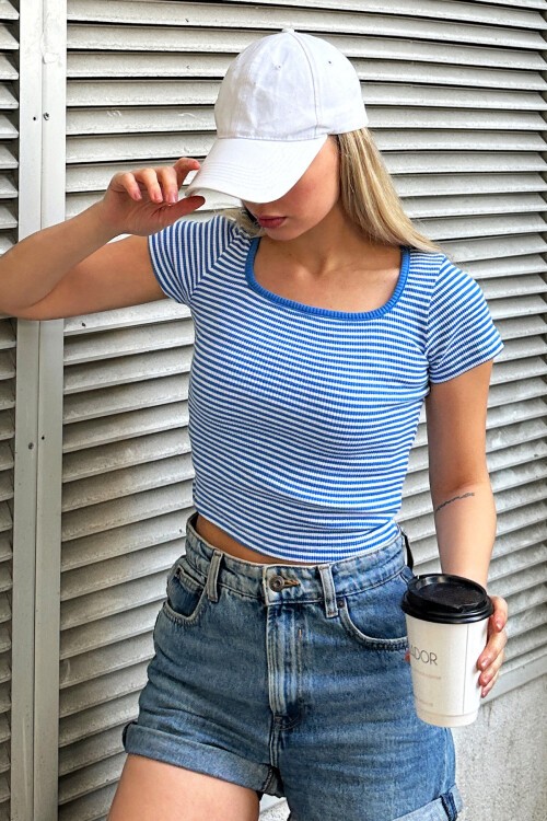 Mavi Kare Yaka Çizgili Crop Bluz
