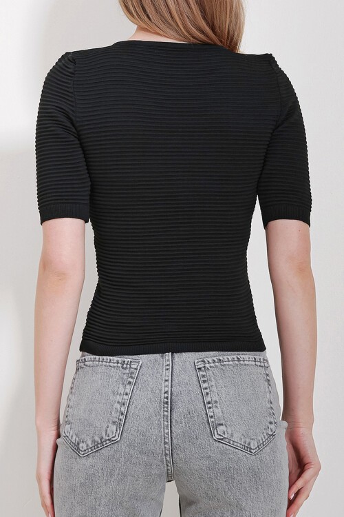 Siyah Bisiklet Yaka Fitilli Ajurlu Yarım Kol Triko Bluz