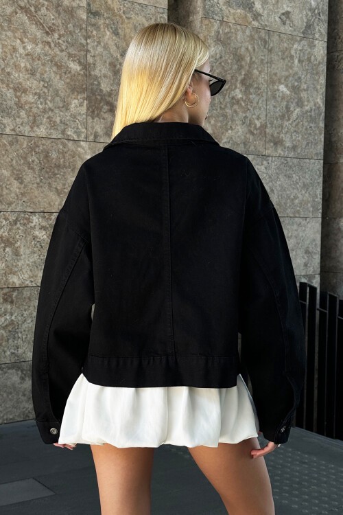 Siyah Cep Detaylı Düğmeli Kot Ceket