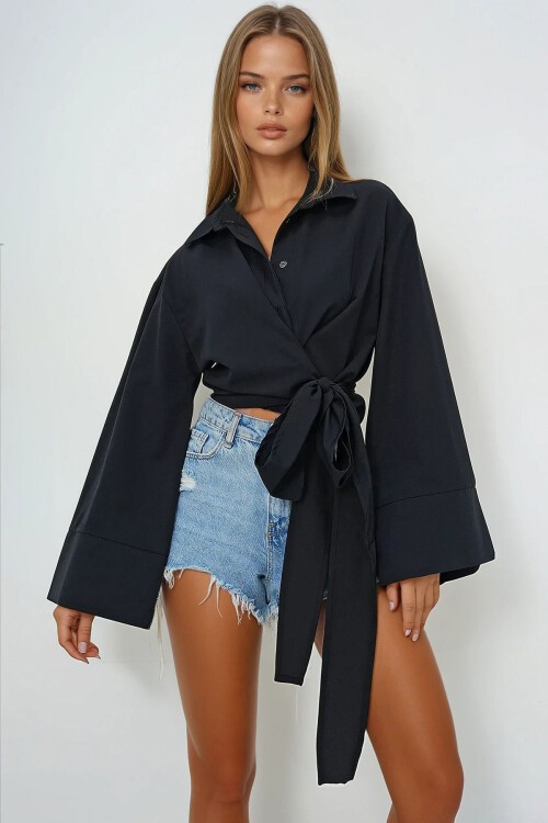 Siyah Geniş Manşetli Kol Detaylı Önü Bağlamalı Poplin Gömlek