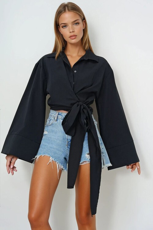 Siyah Geniş Manşetli Kol Detaylı Önü Bağlamalı Poplin Gömlek