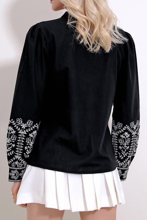 Siyah Hakim Yaka Püskül Detaylı Flamlı Keten Bluz
