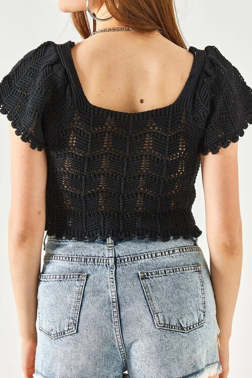 Siyah Kare Yaka Ajurlu Triko Bluz