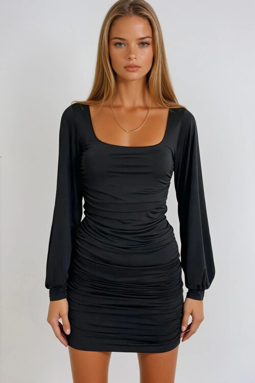 Siyah Kare Yaka Uzun Kol Yanları Büzgülü Mini Elbise