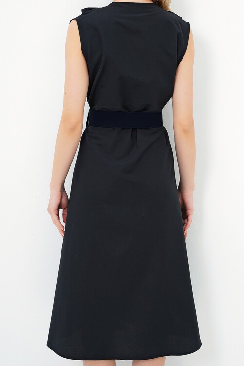 Siyah Önü Fırfırlı Kemerli Poplin Dokuma Elbise