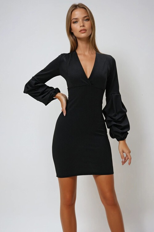Siyah V Yaka Kolu Volanlı Mini Boy Örme Krep Elbise