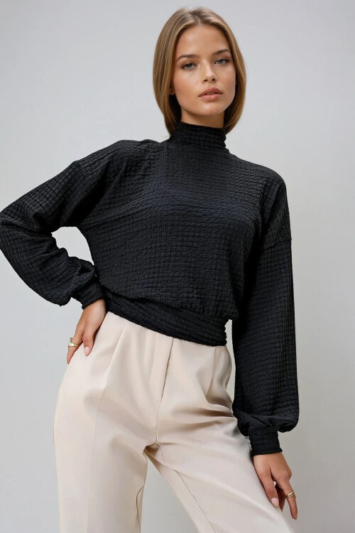 Siyah Yarım Balıkçı Yaka Bürümcük Crop Bluz