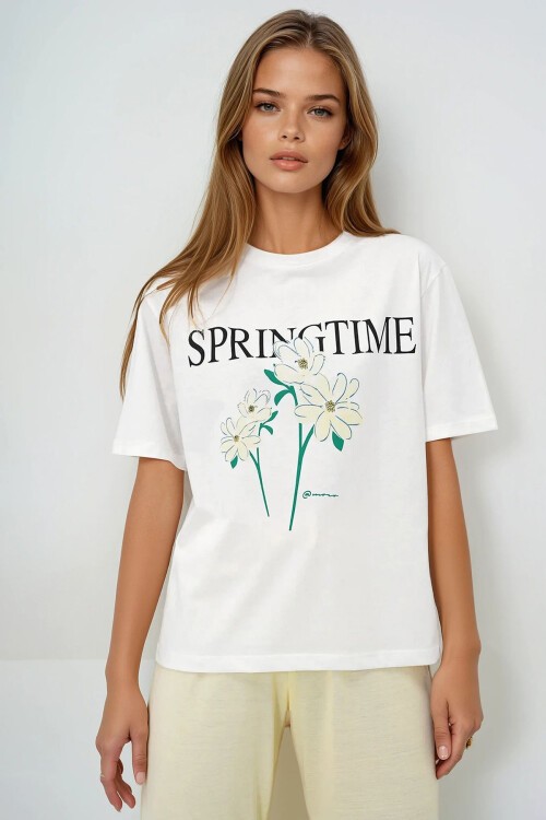 Tereyağı Sarısı Bisiklet Yaka Baskılı T Shirt Ve Düz Renk Pantolonlu Pijama Takımı