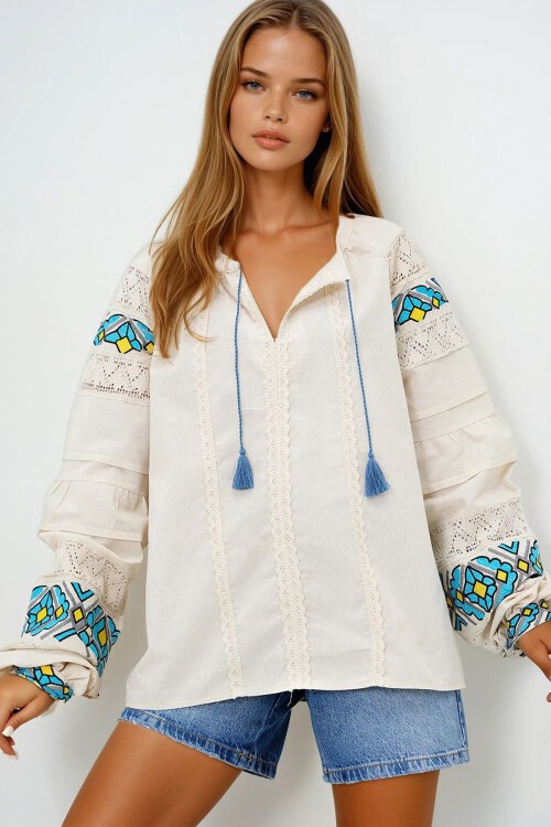 Bej Bisiklet Yaka Fisto Ve Nakış İşlemeli Balon Kol Ham Keten Bluz