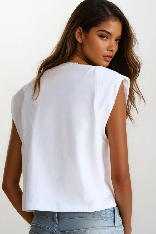 Beyaz Bisiklet Yaka Omuzları Vatkalı Kolsuz T-Shırt