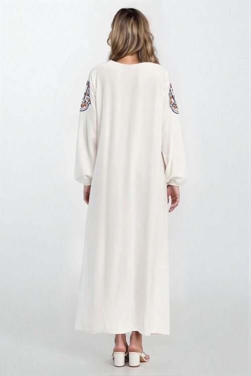 Beyaz Derin V Yaka Etnik Desenli Elbise