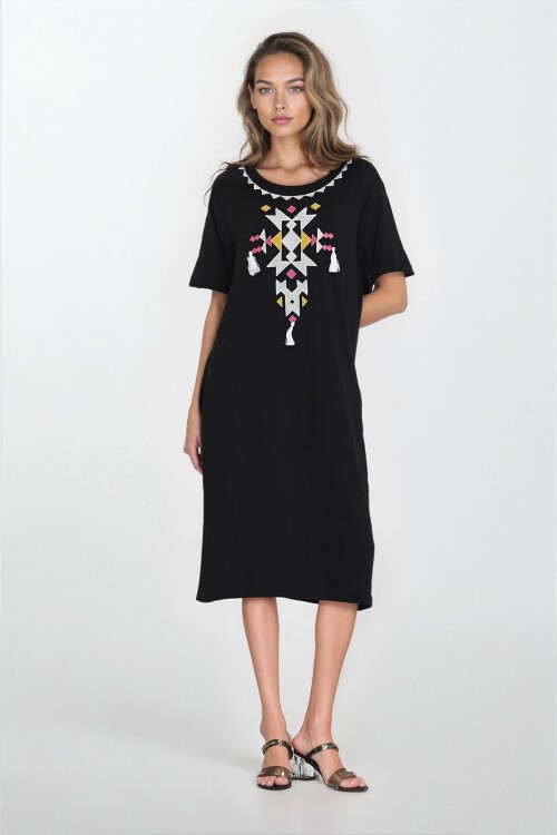 Beyaz Kayık Yaka Kısa Kollu Büyük Bede Viskon Elbise