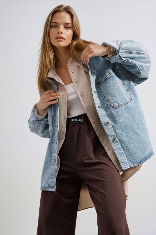 Buz Mavi Çift Cepli Yıkamalı Oversize Denim Ceket