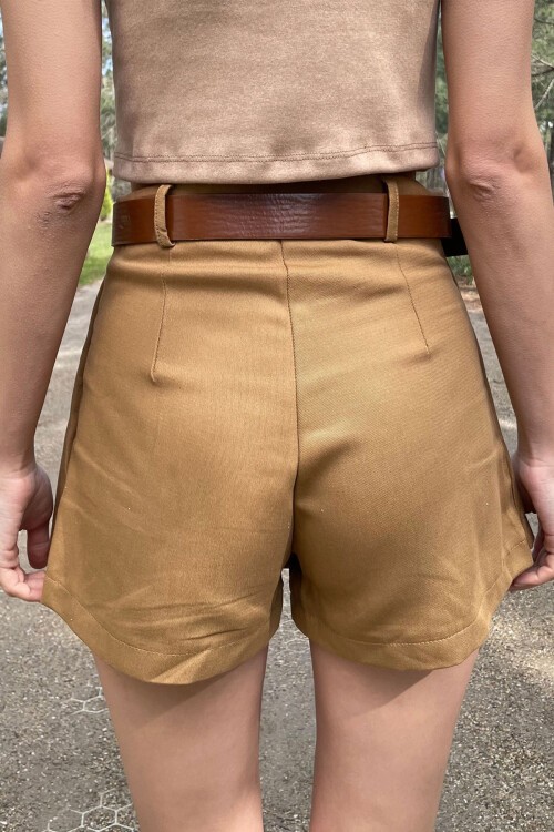 Camel Beli Kemerli Pileli Gabardin Şort Etek