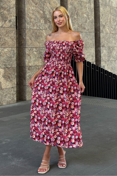 Kırmızı Çiçek Desenli Madonna Yaka Smok Dikişli Elbise