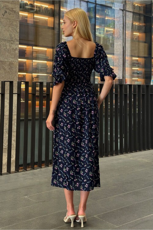 Lacivert Çiçek Desenli Madonna Yaka Smok Dikişli Elbise