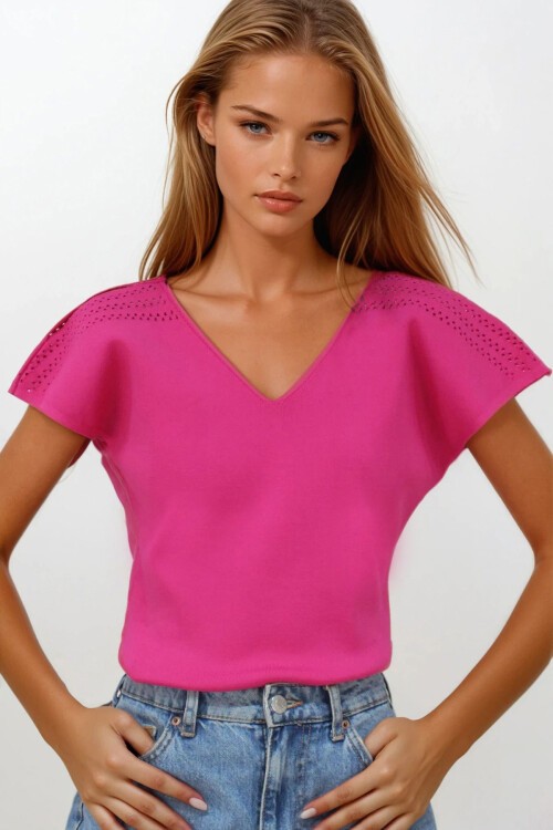 Fuşya Ajurlu Kolları Yırtmaç Detaylı Triko Bluz