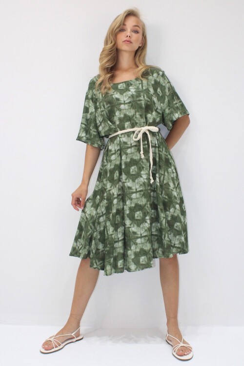 Haki Bisiklet Yaka Desenli Rahat Kalıp Dokuma Viskon Elbise