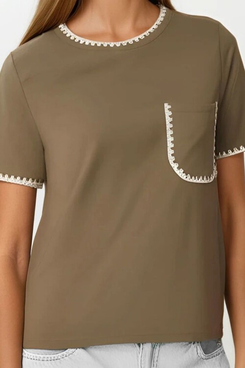 Haki Nakış İşlemeli Tek Cepli T-Shirt