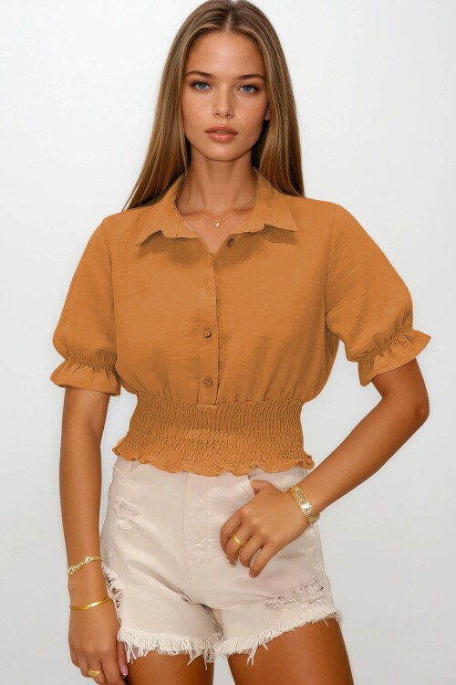 Karamel Beli Lastikli Düğme Kapamalı Gömlek Yaka Bluz
