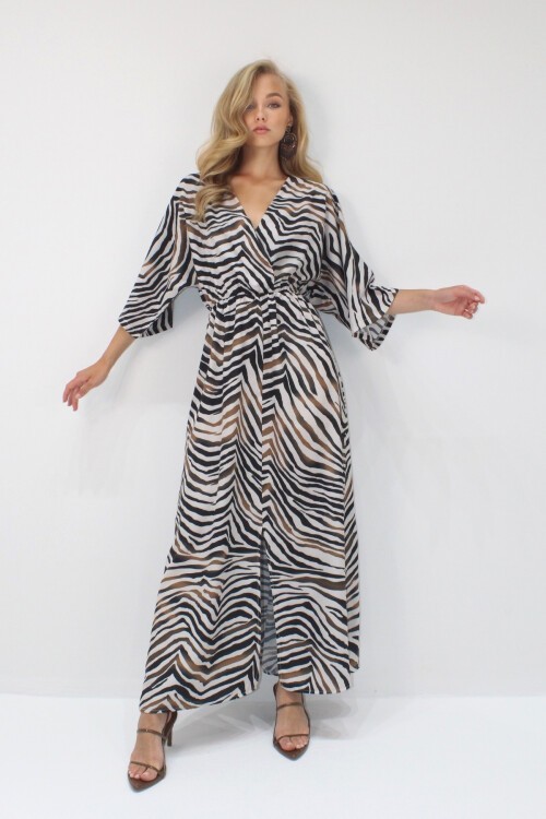 Karamel-Siyah Kruvaze Yaka Beli Lastikli Yarasa Kol Yırtmaç Detaylı Maxi Boy Elbise