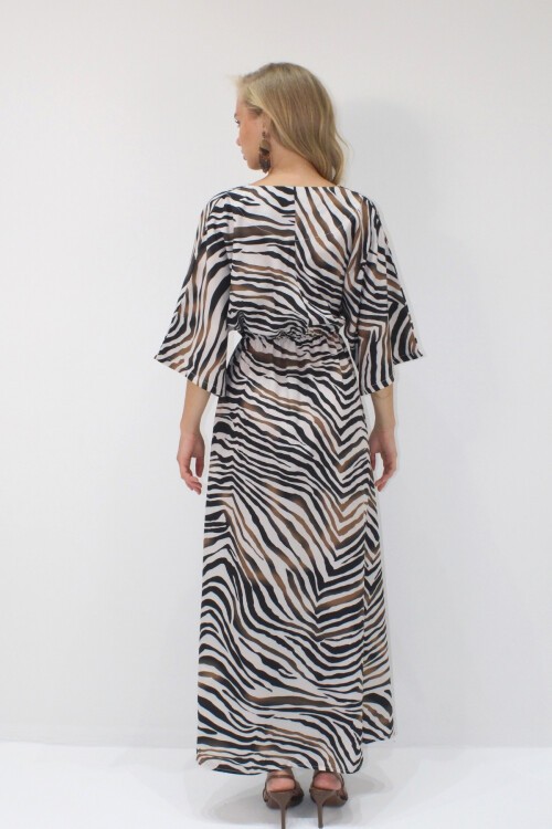 Karamel-Siyah Kruvaze Yaka Beli Lastikli Yarasa Kol Yırtmaç Detaylı Maxi Boy Elbise