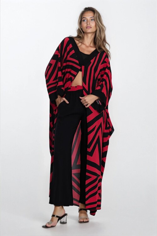 Kırmızı Çift Cepli Pantolon Ve Yakadan Bir Kimono Takım