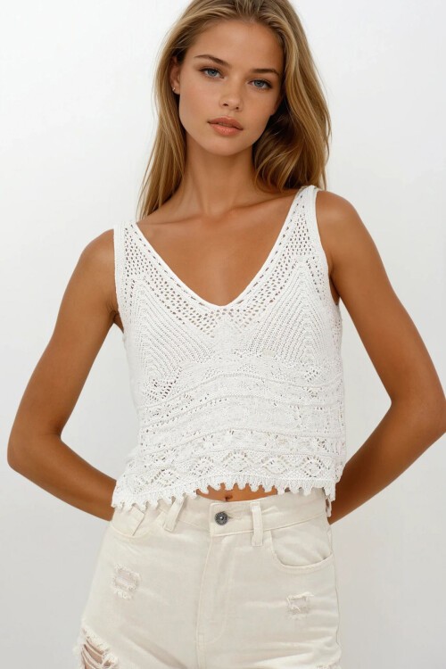 Krem Askılı Ajurlu Örme Crop Bluz